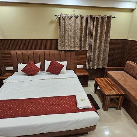 Tirupati Lodge Njp Siliguri Dış mekan fotoğraf