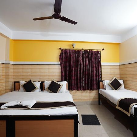 Tirupati Lodge Njp Siliguri Dış mekan fotoğraf