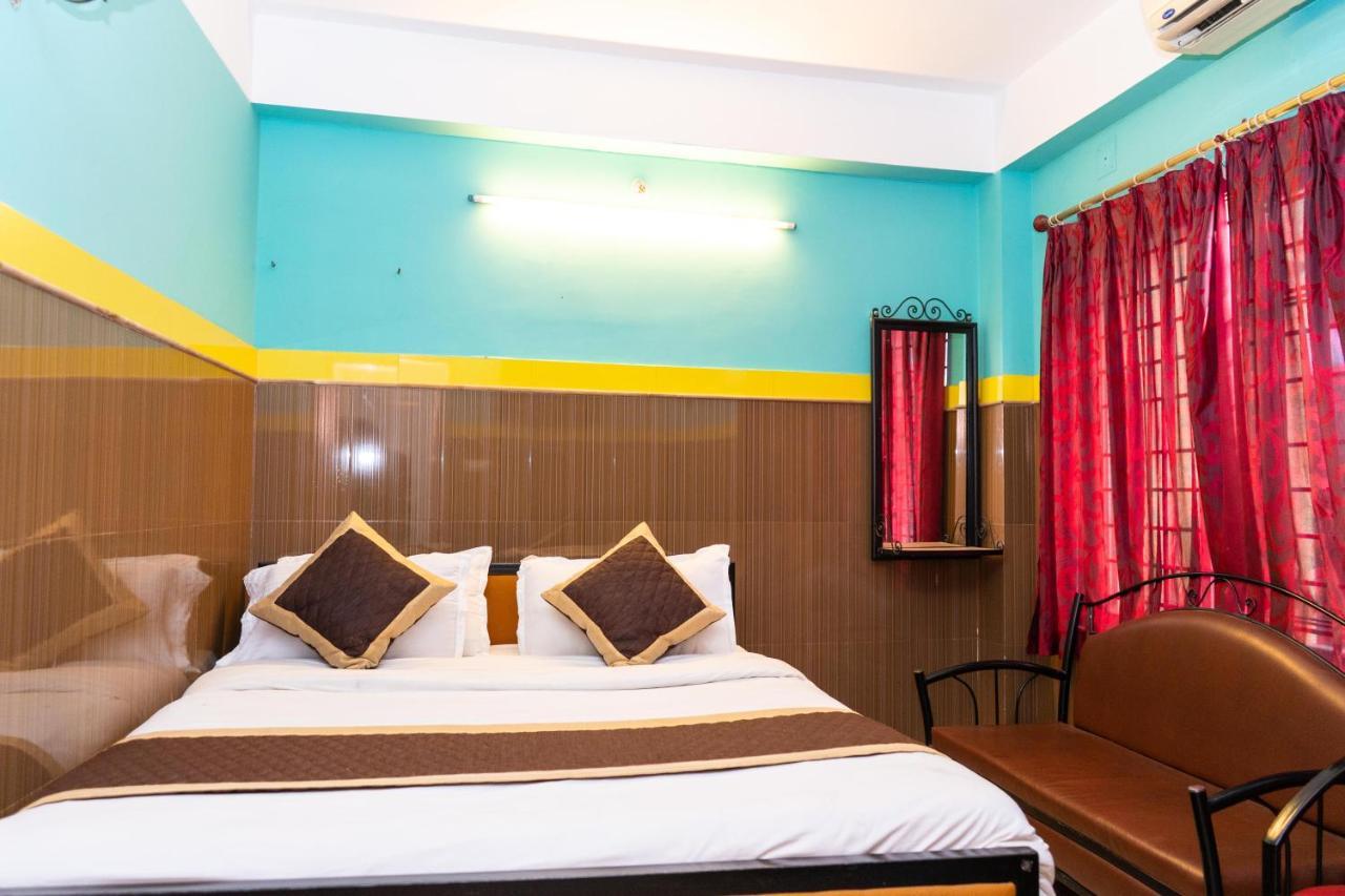 Tirupati Lodge Njp Siliguri Dış mekan fotoğraf