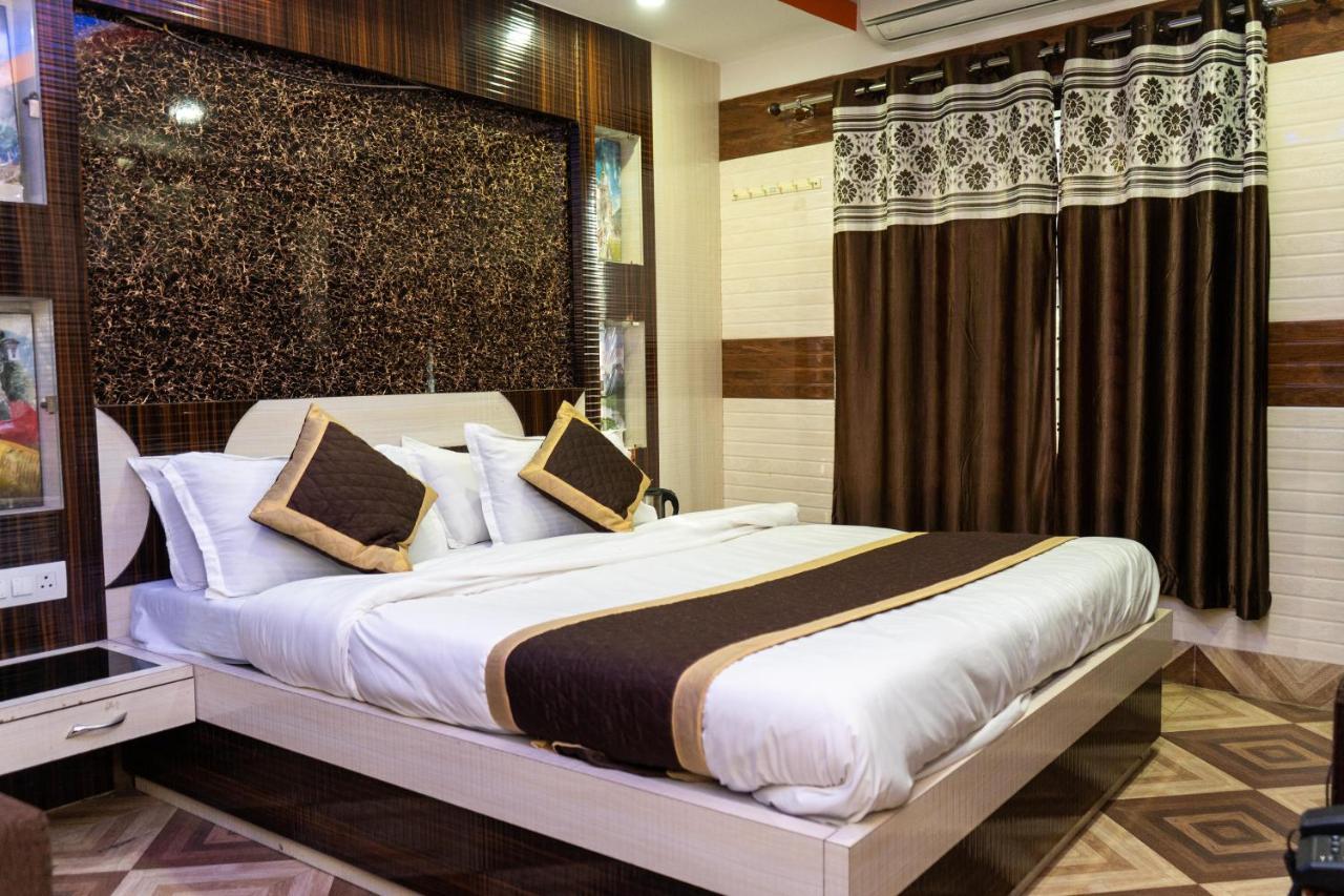 Tirupati Lodge Njp Siliguri Dış mekan fotoğraf