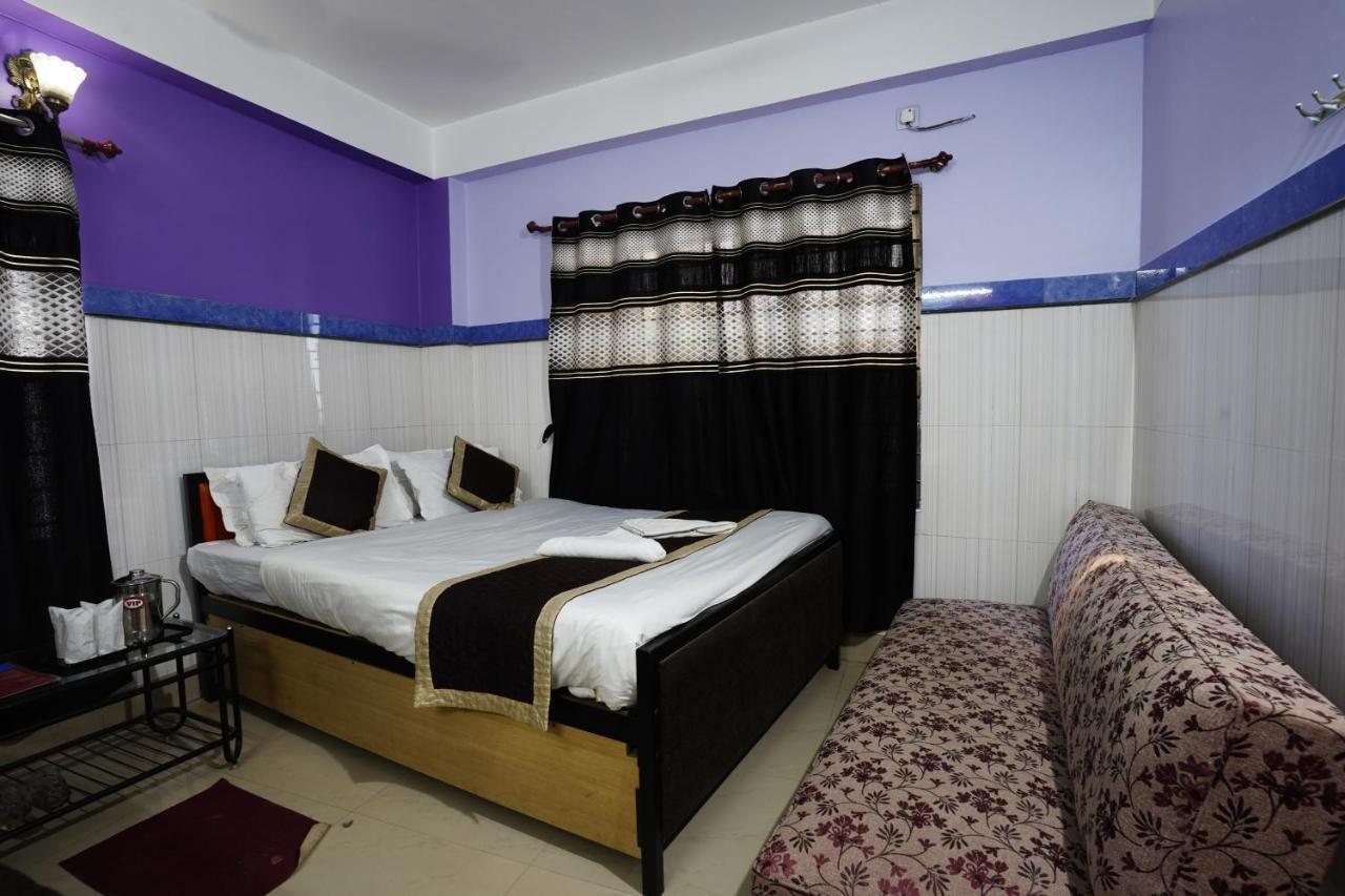 Tirupati Lodge Njp Siliguri Dış mekan fotoğraf