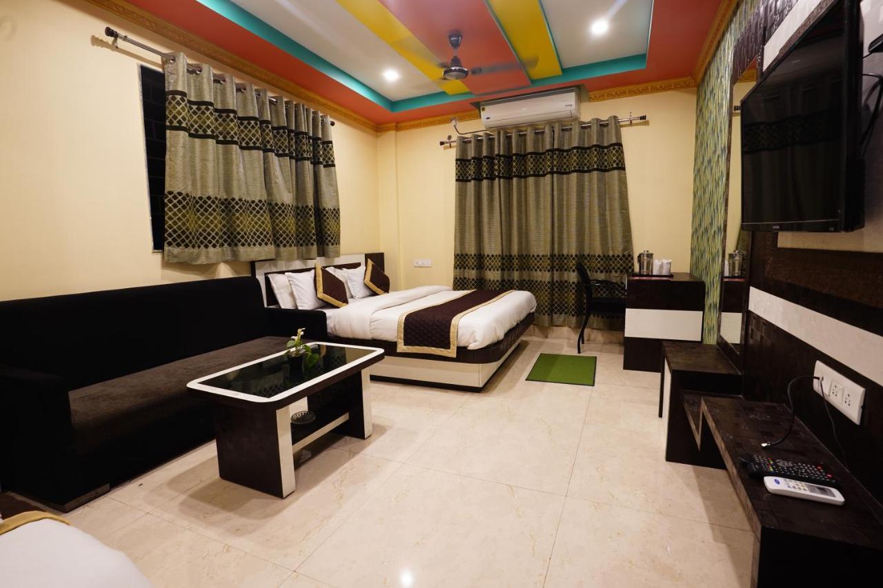 Tirupati Lodge Njp Siliguri Dış mekan fotoğraf