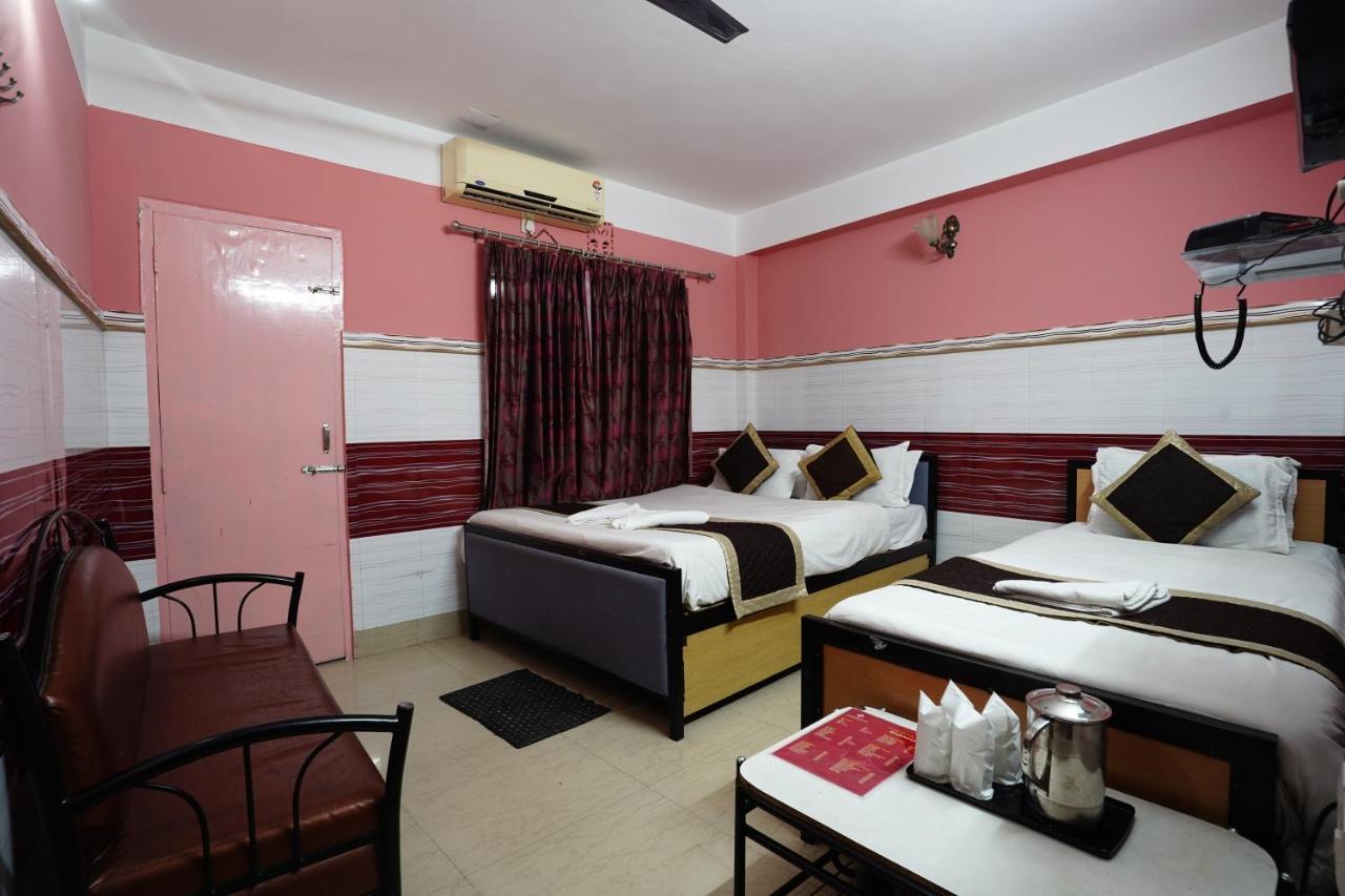 Tirupati Lodge Njp Siliguri Dış mekan fotoğraf