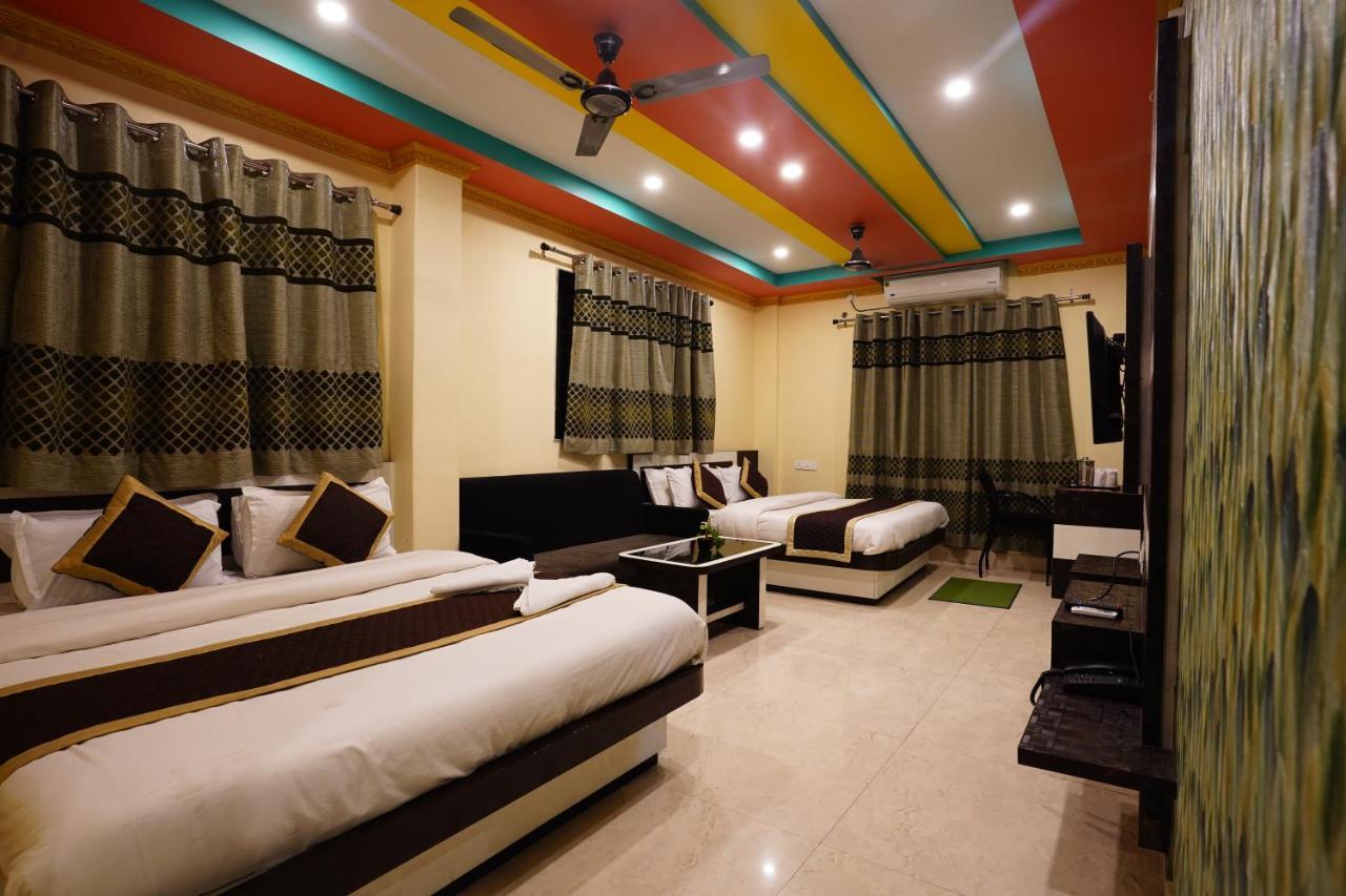 Tirupati Lodge Njp Siliguri Dış mekan fotoğraf