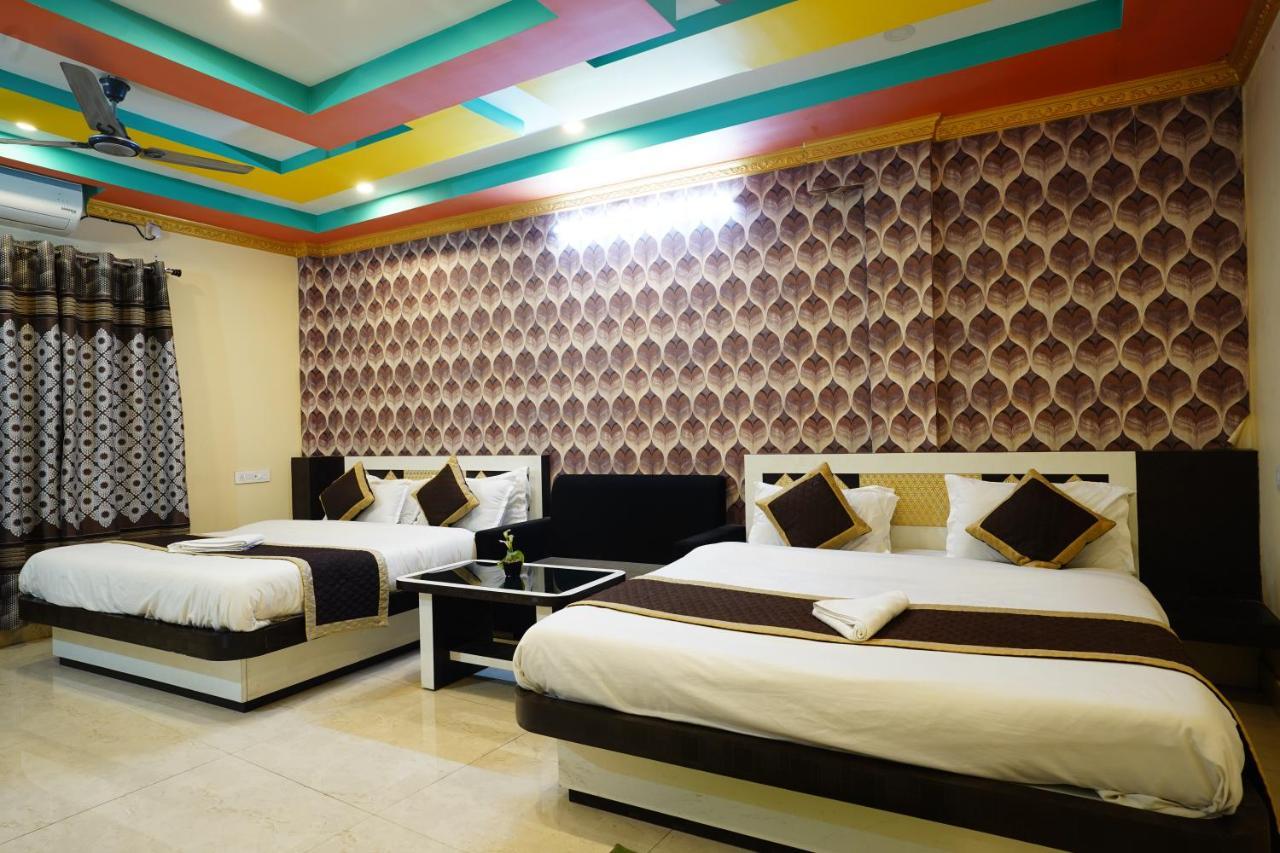 Tirupati Lodge Njp Siliguri Dış mekan fotoğraf