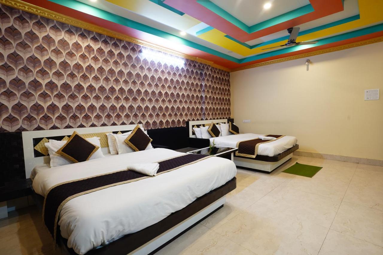 Tirupati Lodge Njp Siliguri Dış mekan fotoğraf
