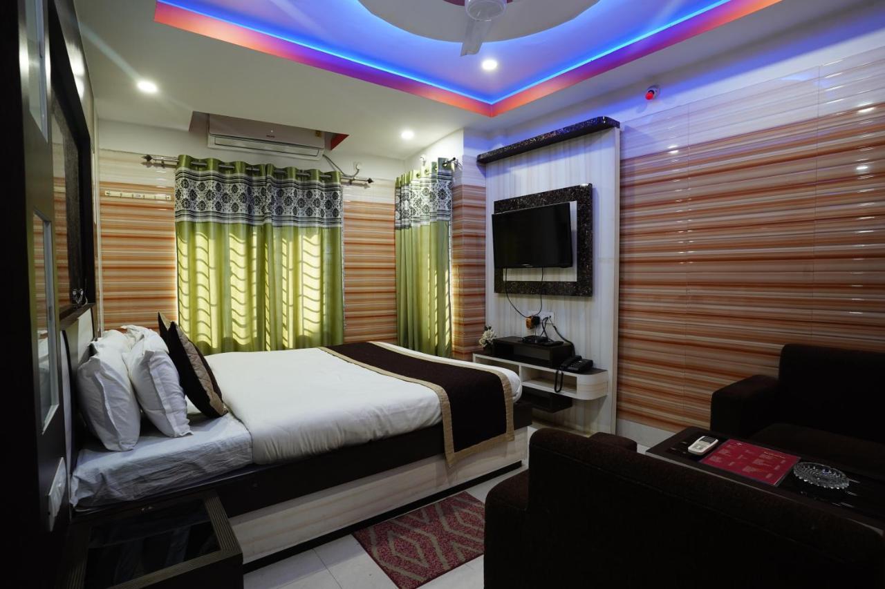 Tirupati Lodge Njp Siliguri Dış mekan fotoğraf