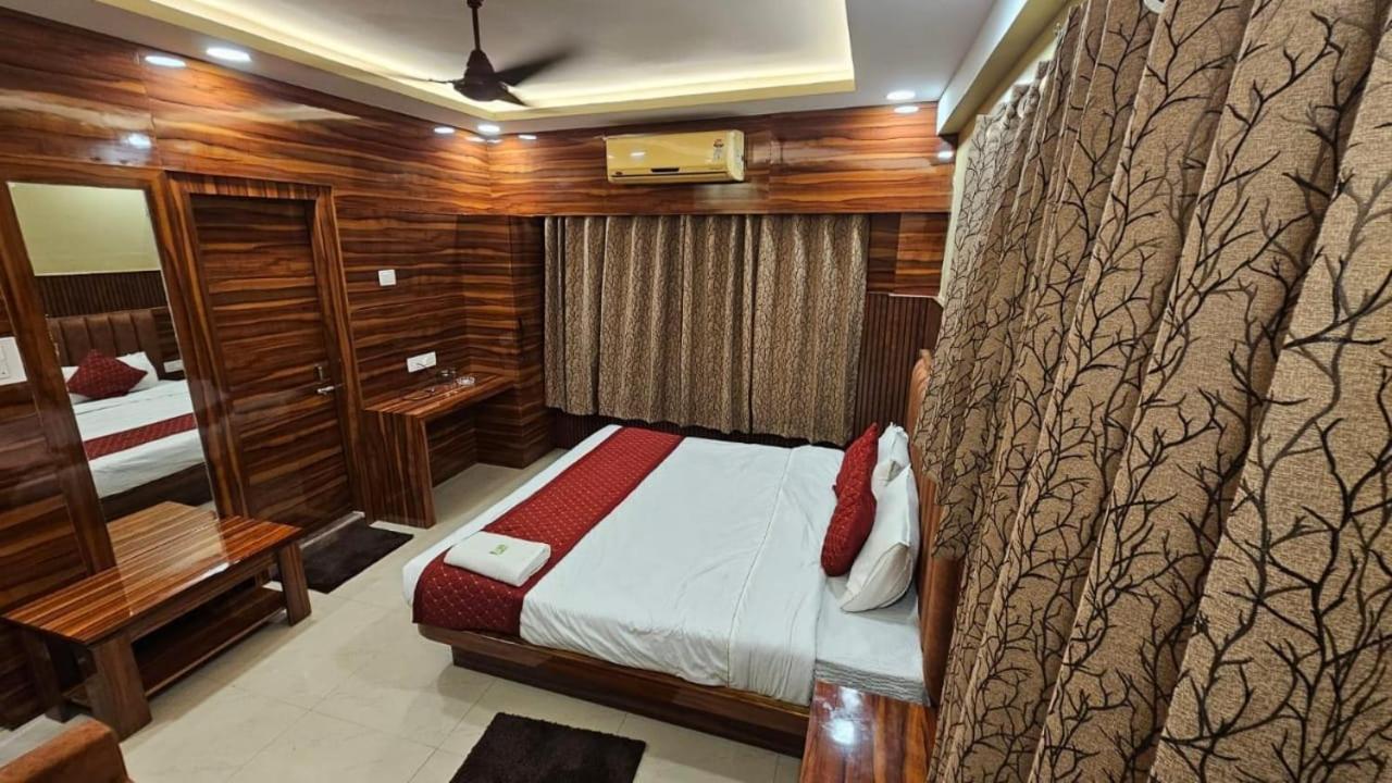Tirupati Lodge Njp Siliguri Dış mekan fotoğraf