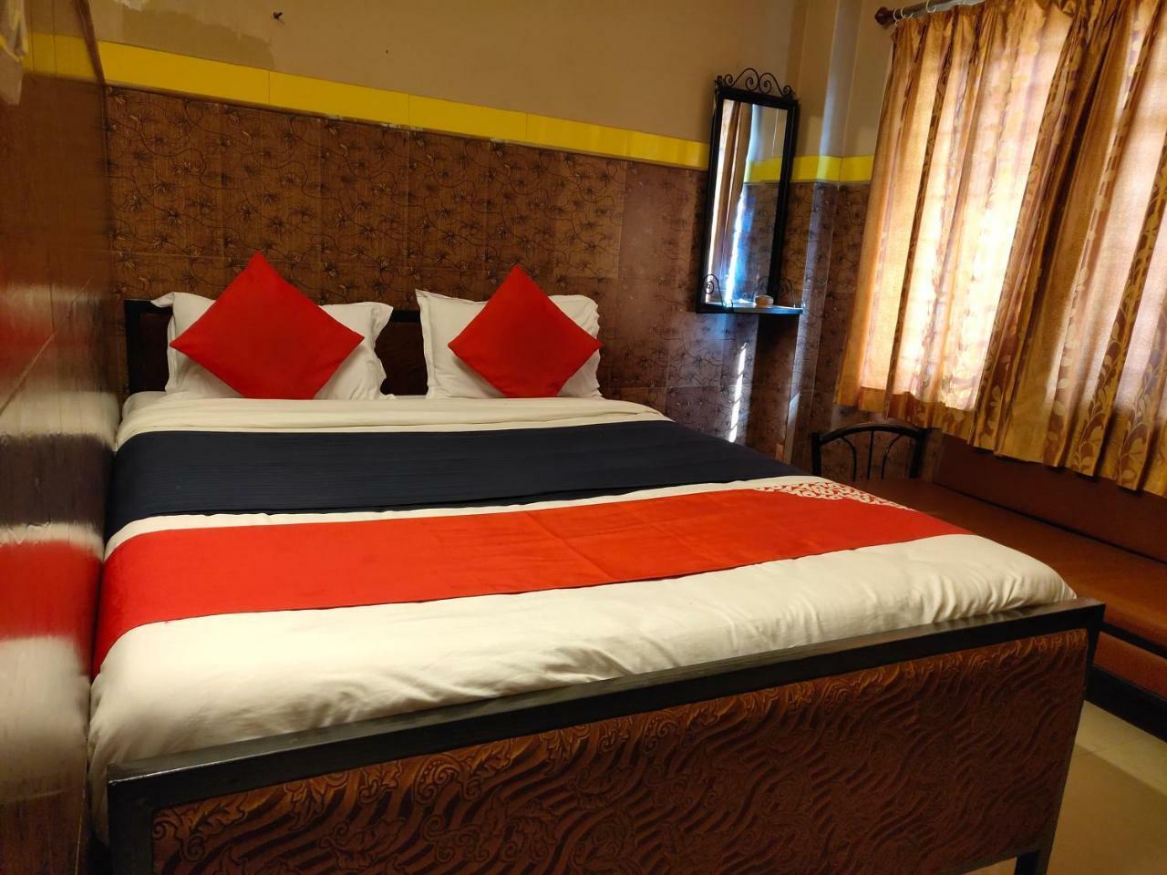 Tirupati Lodge Njp Siliguri Dış mekan fotoğraf