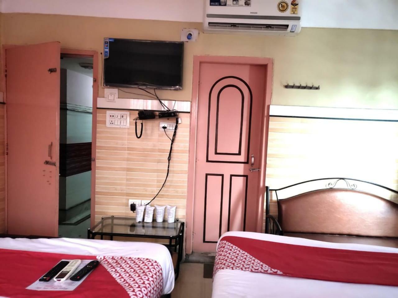 Tirupati Lodge Njp Siliguri Dış mekan fotoğraf