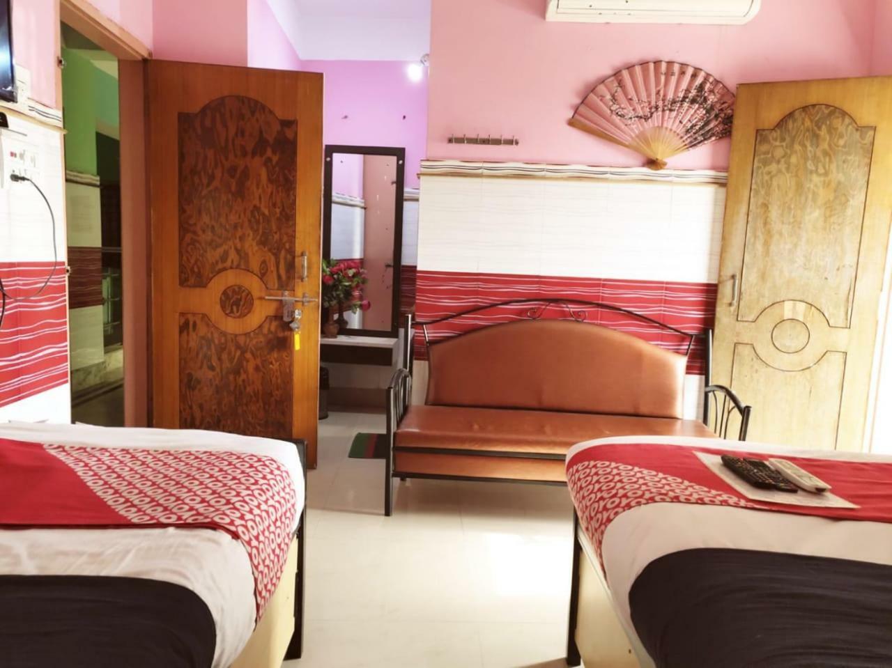 Tirupati Lodge Njp Siliguri Dış mekan fotoğraf