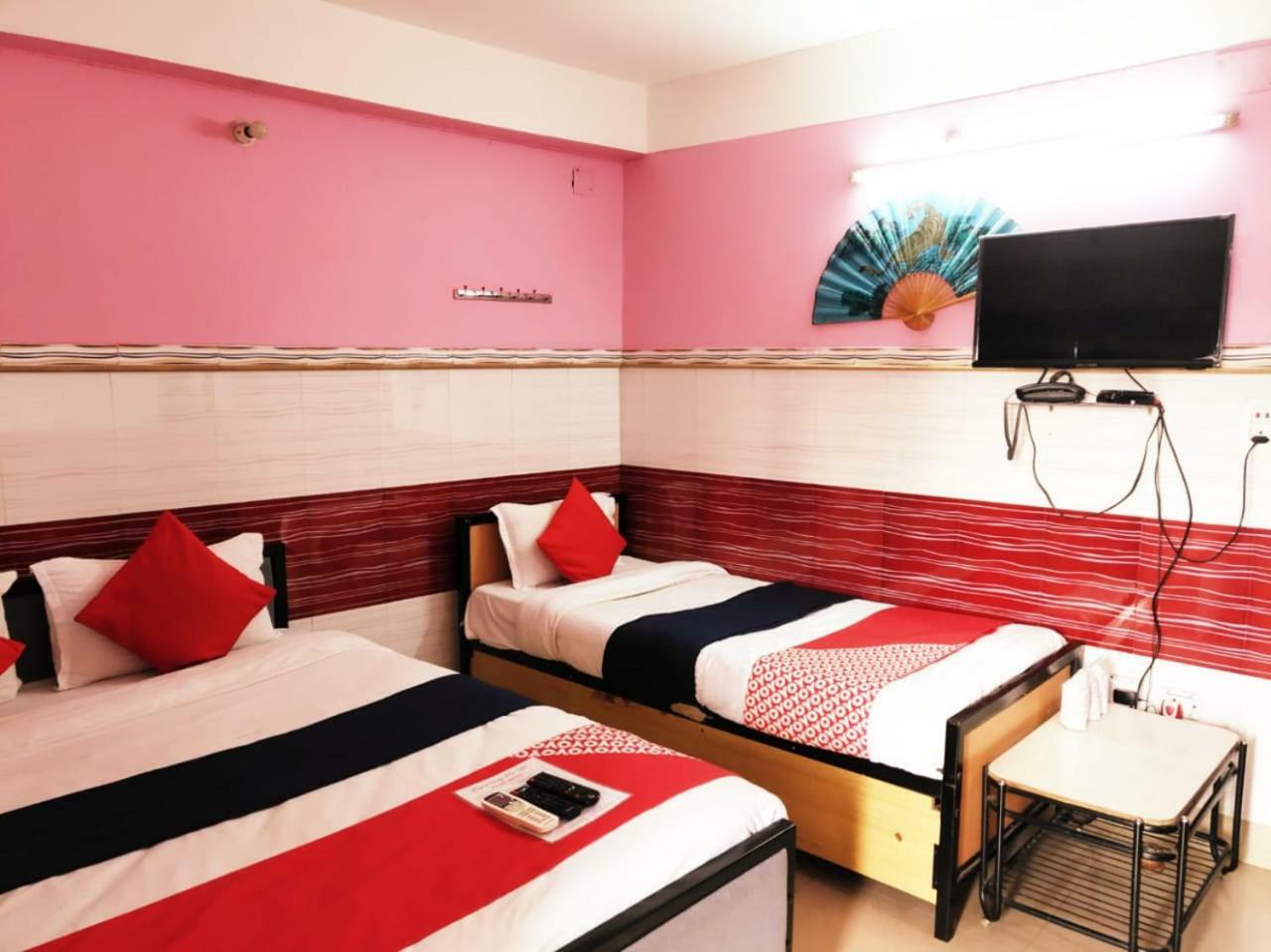 Tirupati Lodge Njp Siliguri Dış mekan fotoğraf