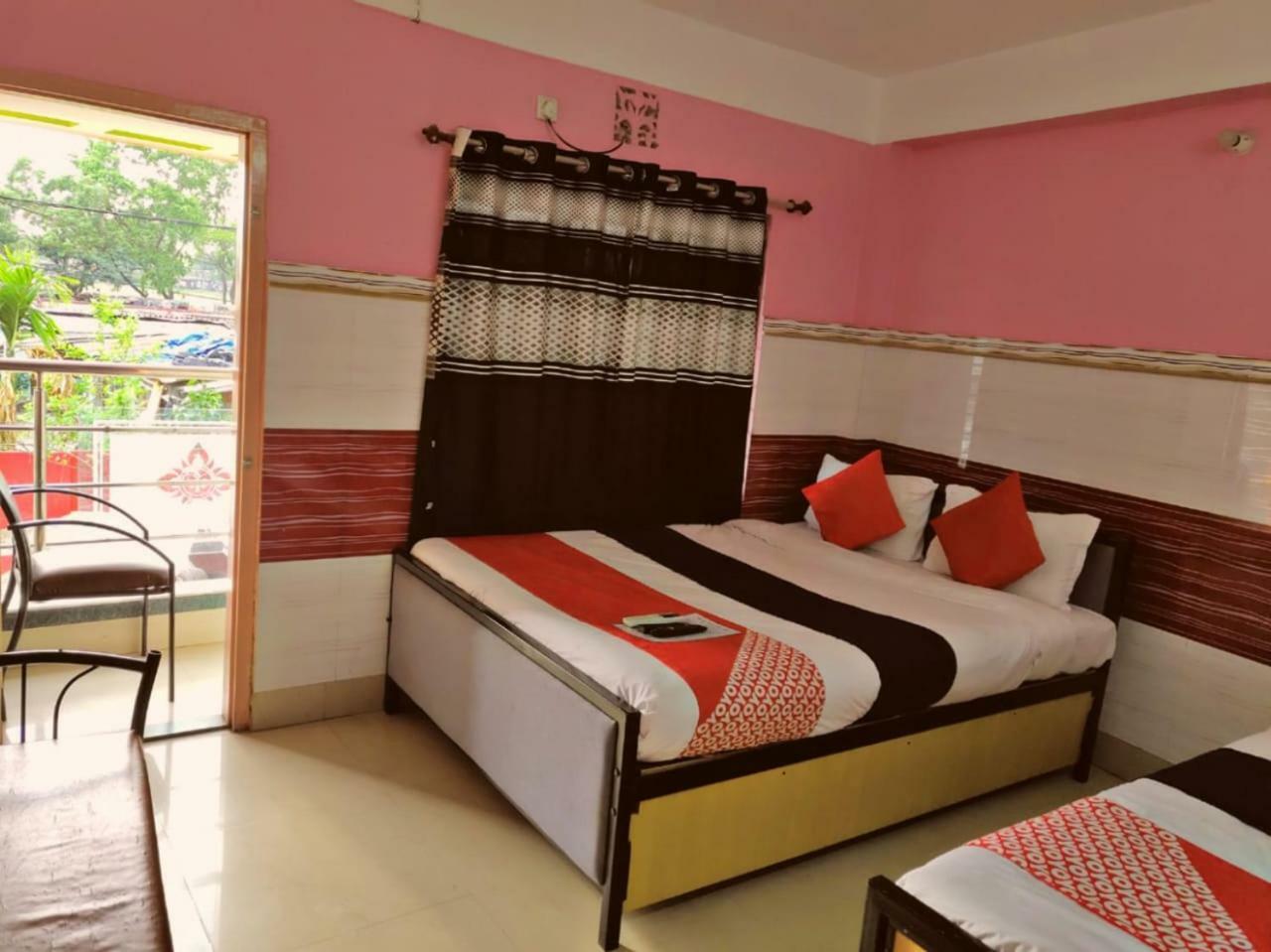 Tirupati Lodge Njp Siliguri Dış mekan fotoğraf