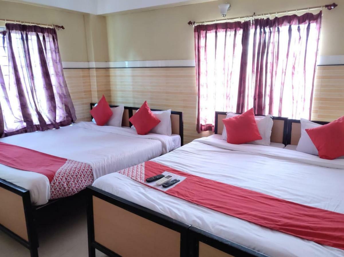 Tirupati Lodge Njp Siliguri Dış mekan fotoğraf