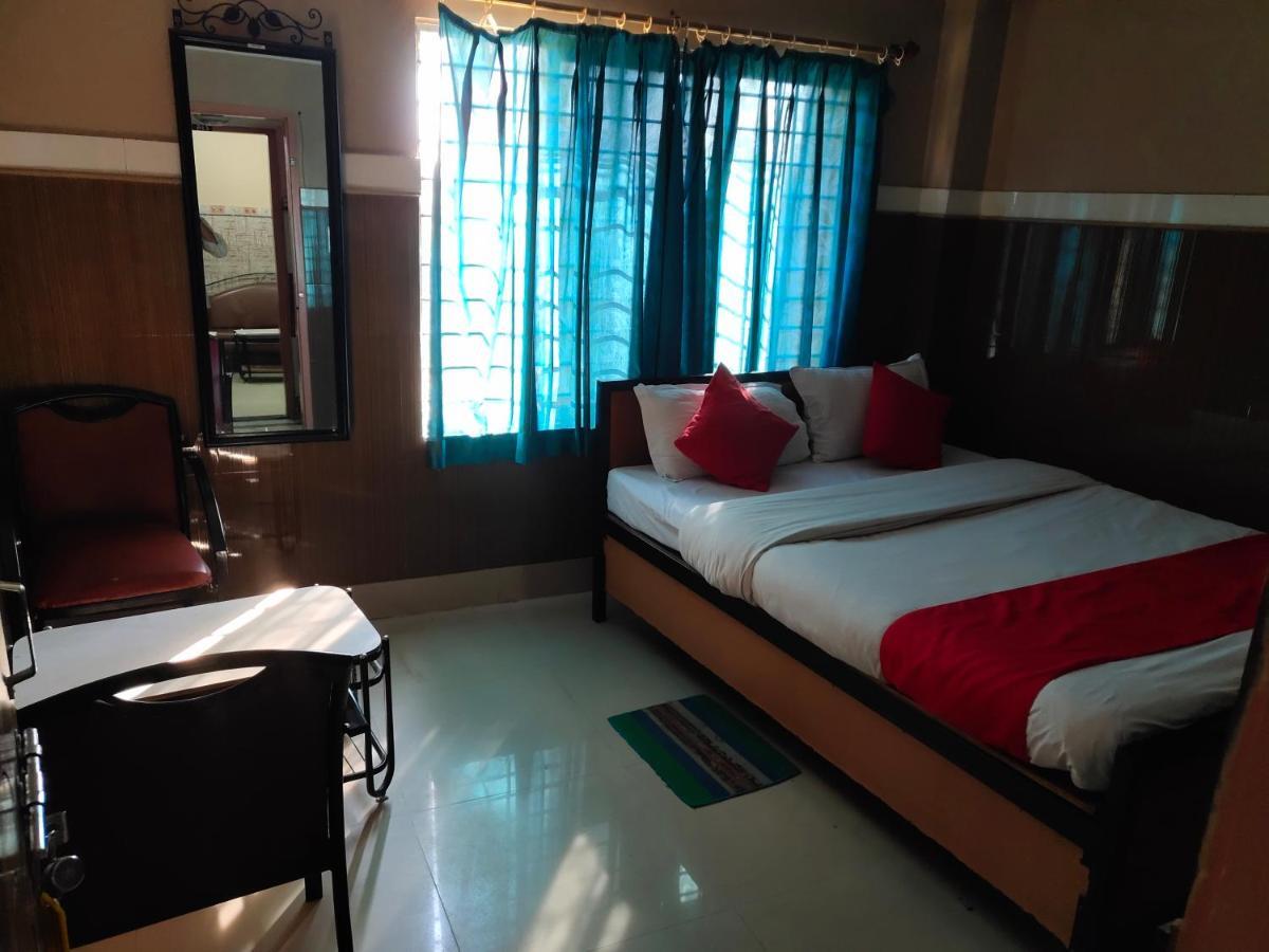 Tirupati Lodge Njp Siliguri Dış mekan fotoğraf