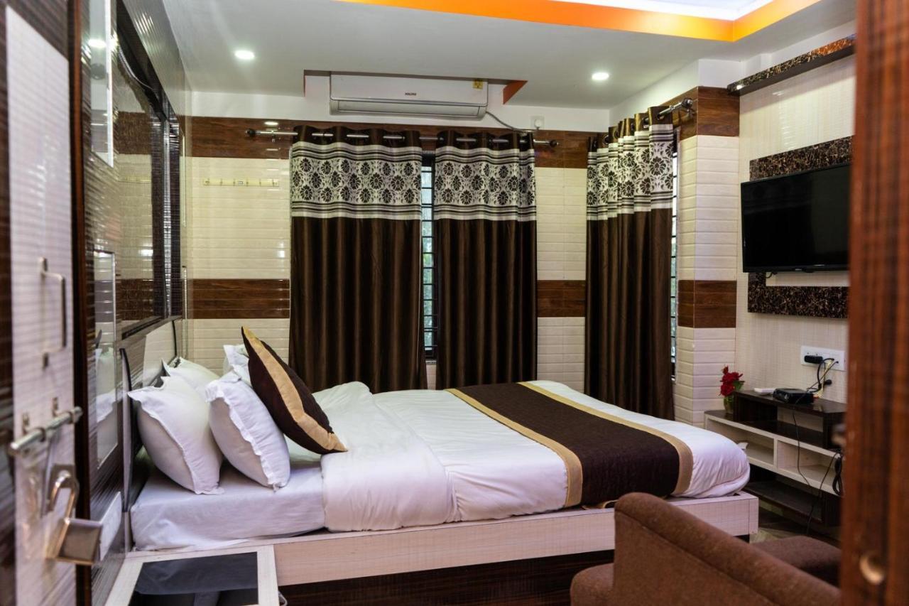 Tirupati Lodge Njp Siliguri Dış mekan fotoğraf