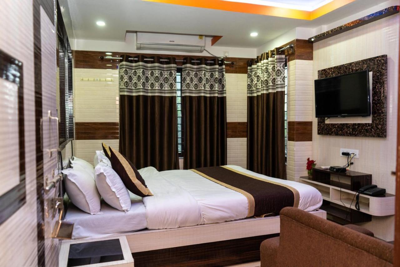 Tirupati Lodge Njp Siliguri Dış mekan fotoğraf