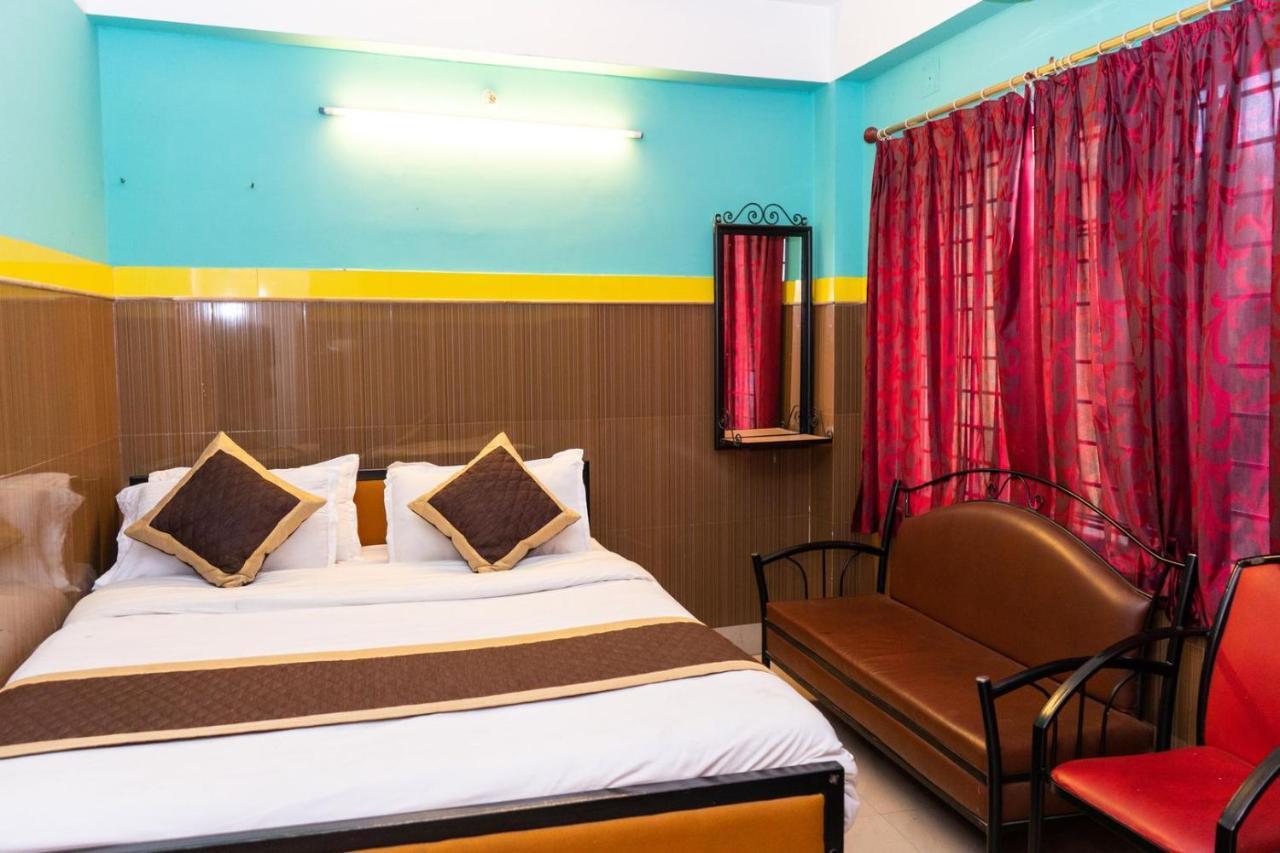 Tirupati Lodge Njp Siliguri Dış mekan fotoğraf