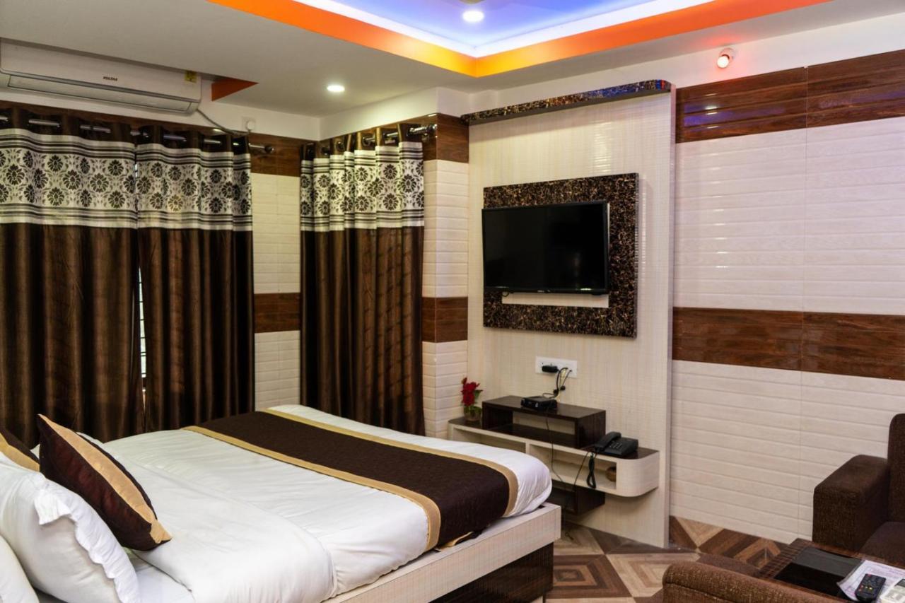 Tirupati Lodge Njp Siliguri Dış mekan fotoğraf