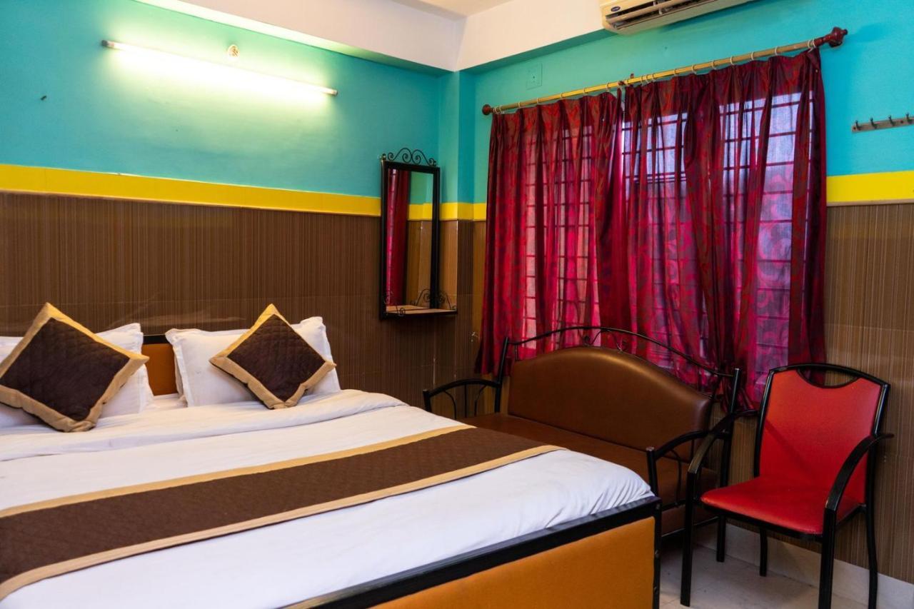 Tirupati Lodge Njp Siliguri Dış mekan fotoğraf
